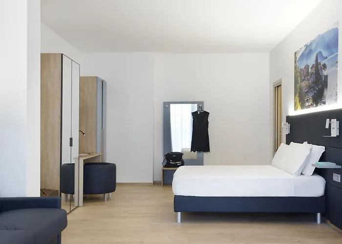 Piazza Camerlata * Como