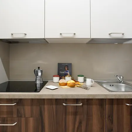 Piazza Camerlata Apartment *